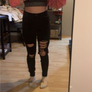 ‼️American Eagle black stretchy ripped jeans